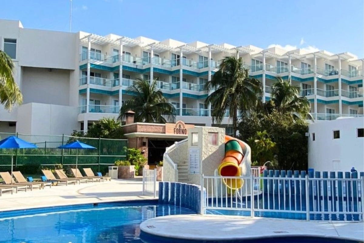 Kids club pool with a slide
