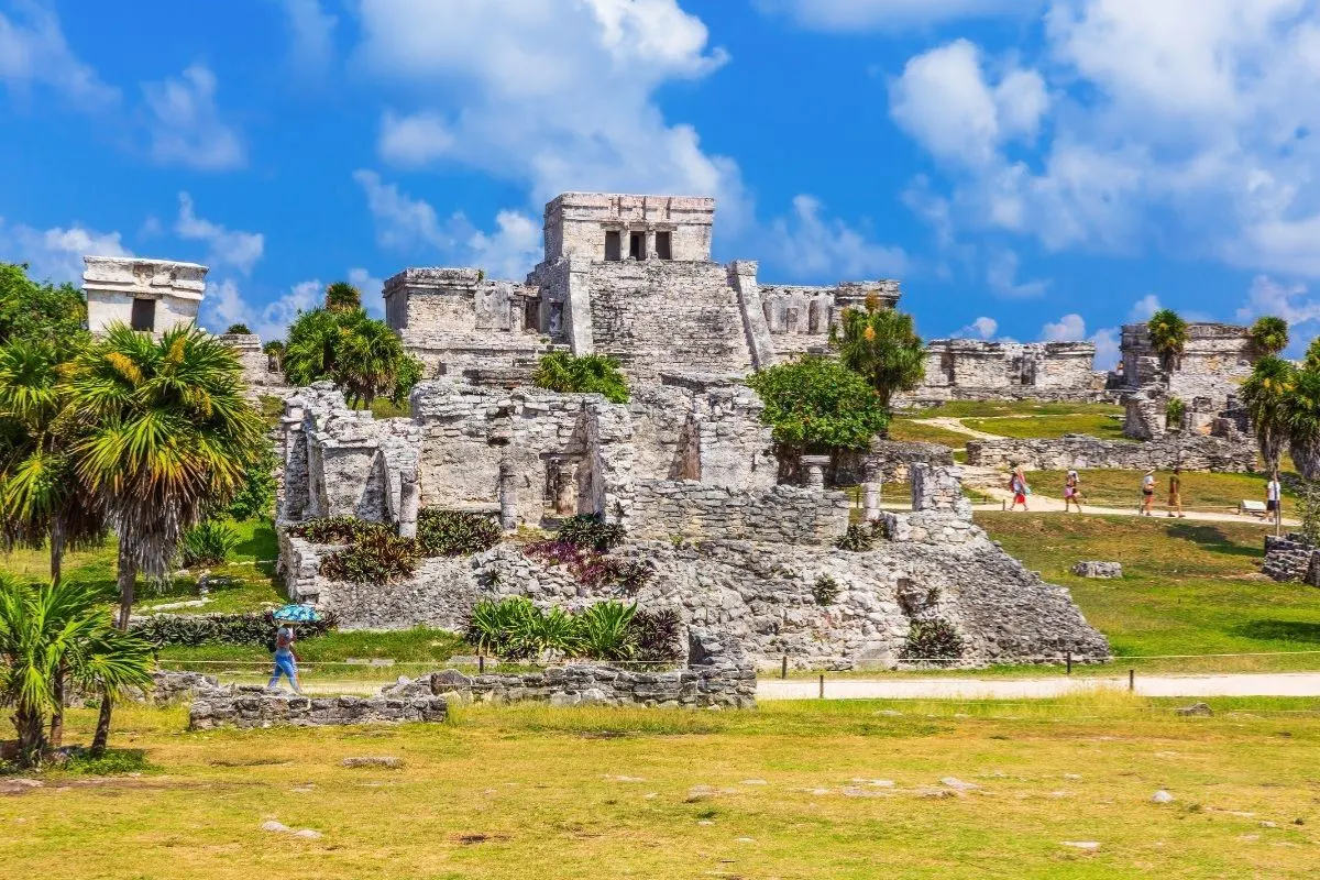 Picture of an ancient mayan structure